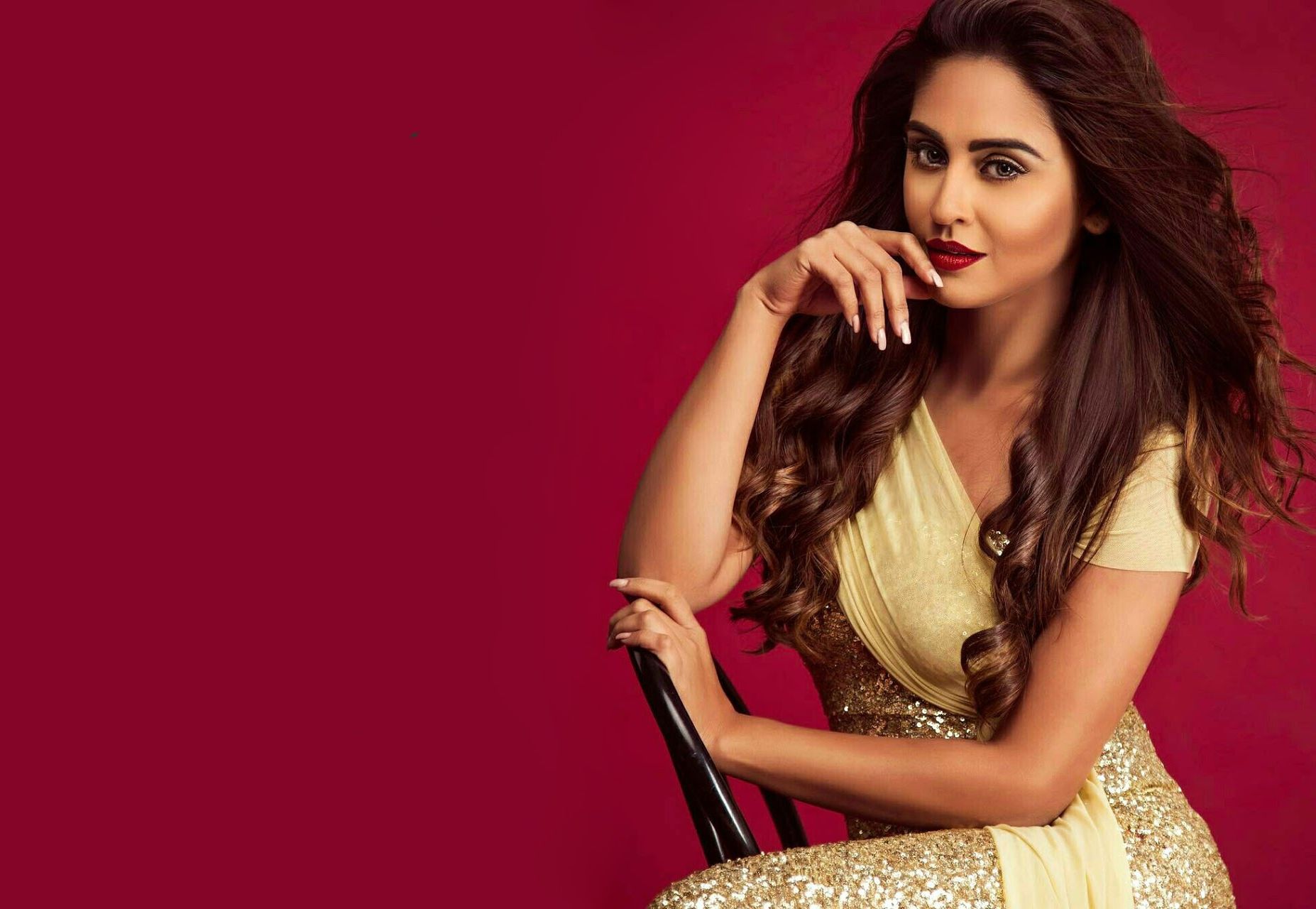 Krystle D'Souza - Wiki, Height, Weight, Biography, Boyfriend, TV Seria...