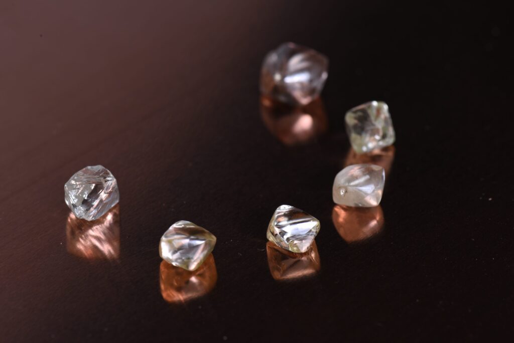 Decoding Diamond Cuts and Shapes